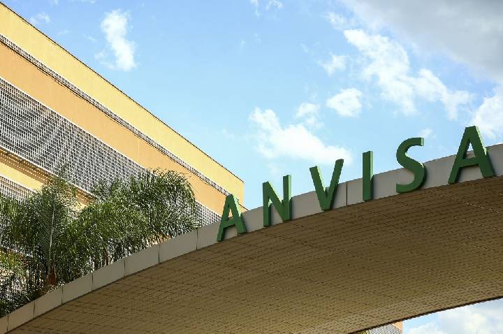 Anvisa proíbe plataforma de consulta online e entrega de medicamento