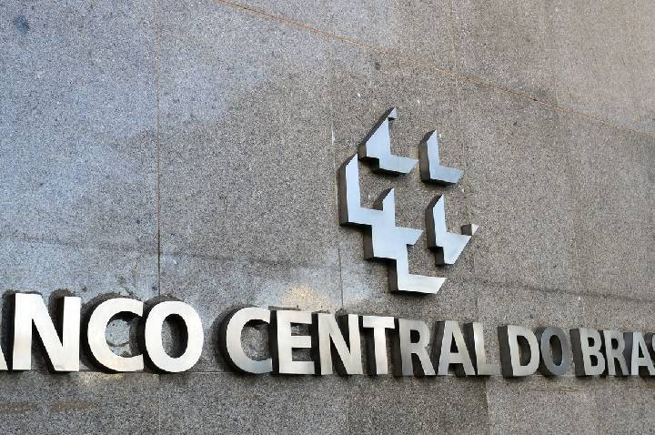 Copom reduz taxa Selic para 14,25% ao ano 