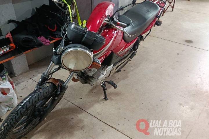 Entrada de utilitário na pista provoca colisão e deixa motociclista de 17 anos ferido na Vila Operária, em Toledo