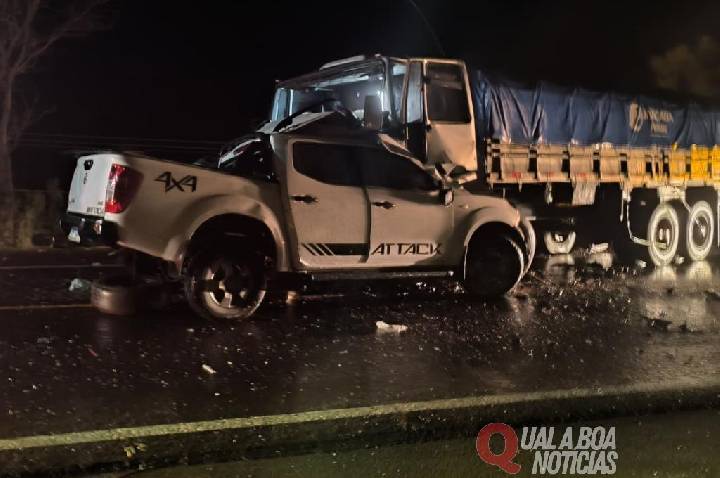 Motorista morre em colisão frontal entre caminhonete e caminhão na BR-277 em Guaraniaçu