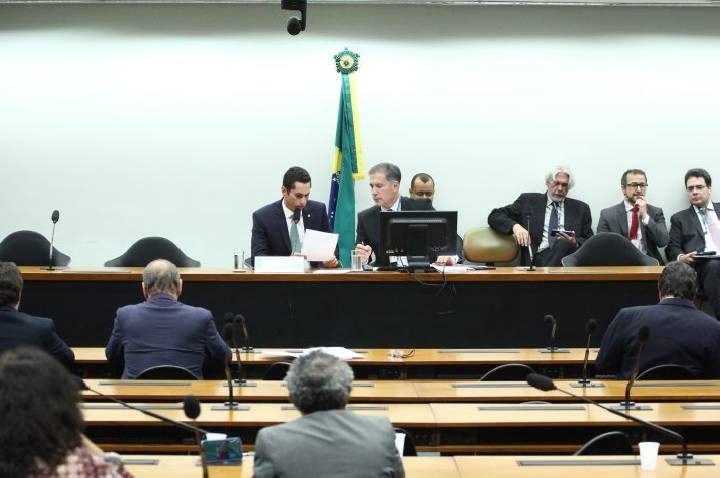Projeto abre crédito orçamentário para financiamento de projetos de fundos regionais