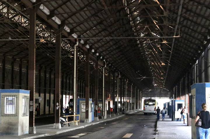 Rodoviários rejeitam proposta e decidem manter greve no Rio