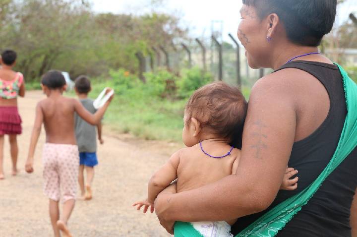 Saúde cria comitê para reduzir morte materna e infantil indígena