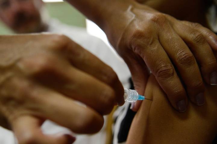 Vacinação de adolescentes de 15 a 19 anos contra o HPV é prorrogada