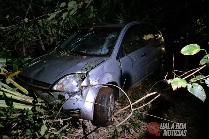 Veículo cai em ribanceira e deixa motorista gravemente ferido em Corbélia