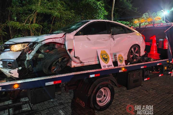 Veículo furtado é recuperado após perseguição e fuga em área de mata em Guaíra