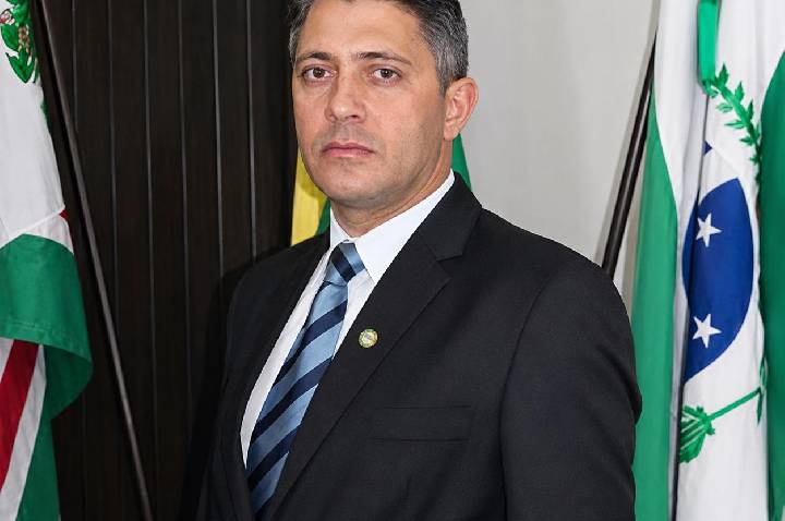 Você me conhece? Prazer, eu sou vereador Jairo Cerbarro