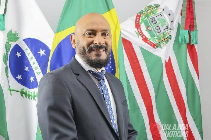 Você me conhece? Prazer, eu sou vereador Professor Genário