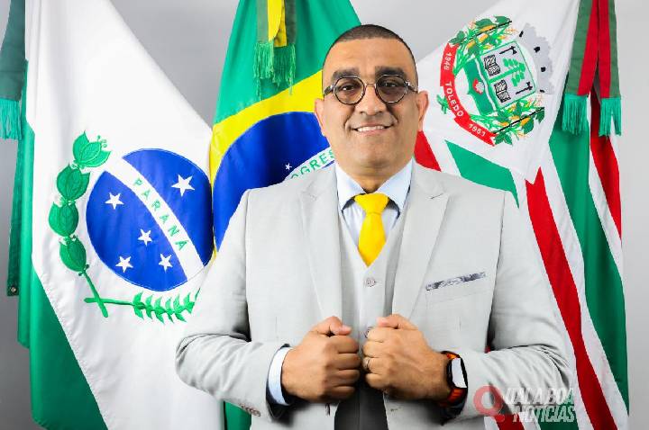 Você me conhece? Prazer, eu sou vereador Professor Oseias