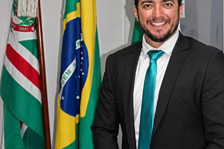 Você me conhece? Prazer, eu sou vereador Roberto de Souza