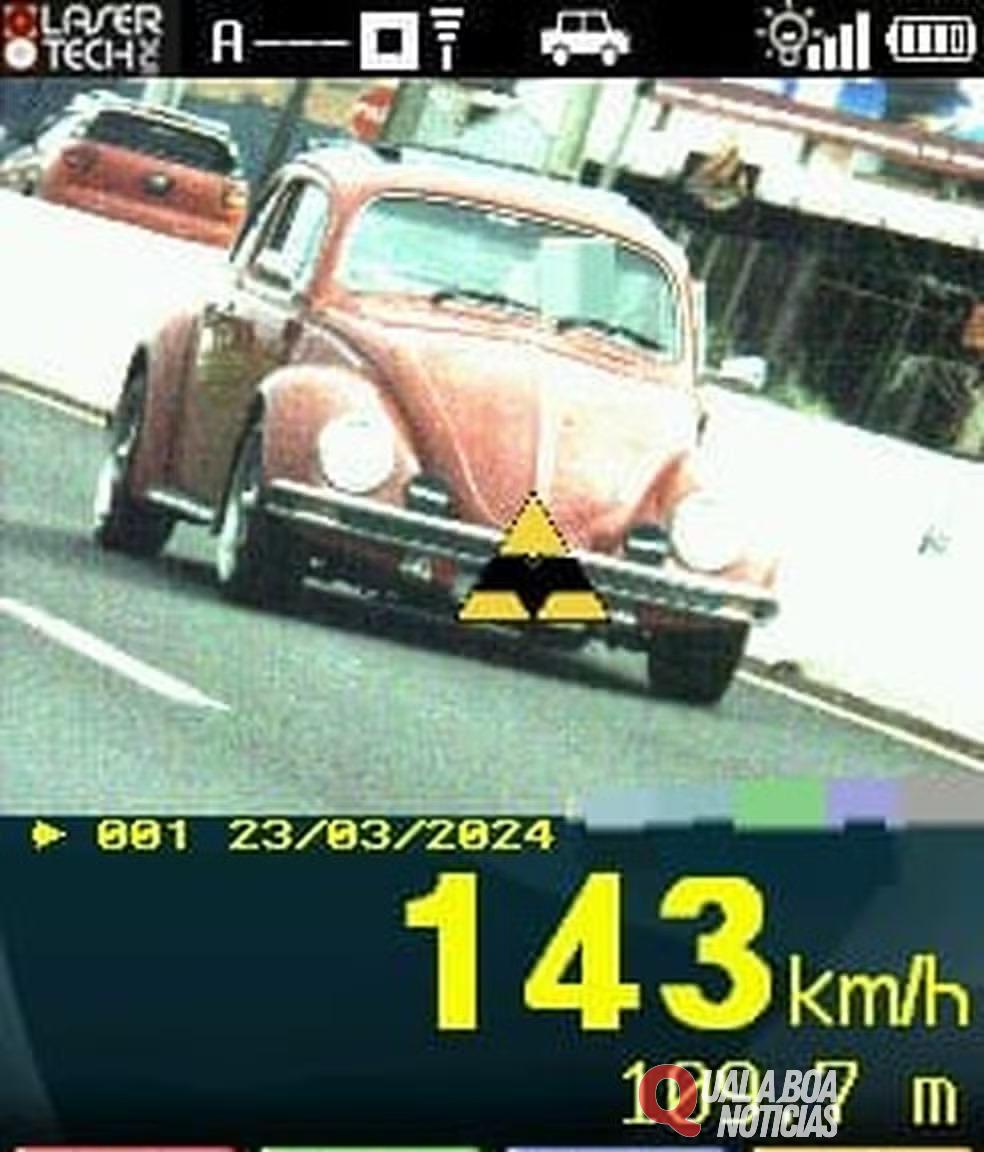 Fusca é flagrado a 143 km/h em rodovia no interior do PR