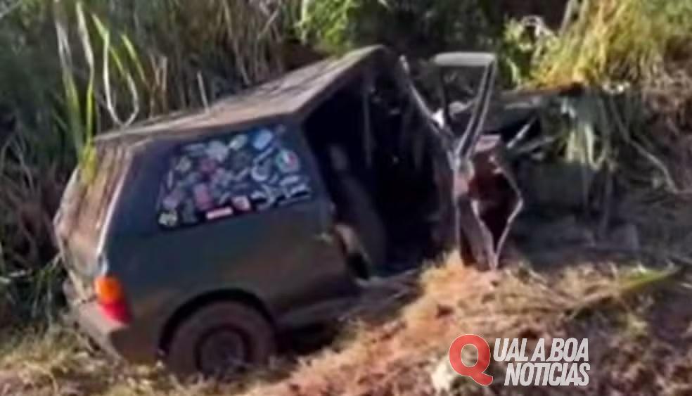 Bebê de oito meses morre após carro onde ela estava com outras 8 pessoas sair da pista e bater em barranco no PR
