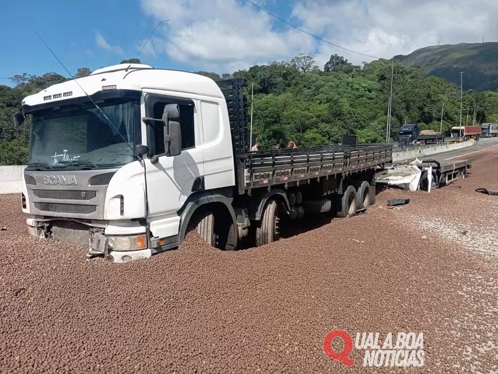 Motorista de caminhão guinchado morre esmagado pelo próprio veículo em área de escape da BR-376