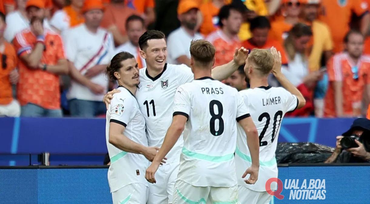 Áustria surpreende e avança como líder em grupo com França e Holanda
