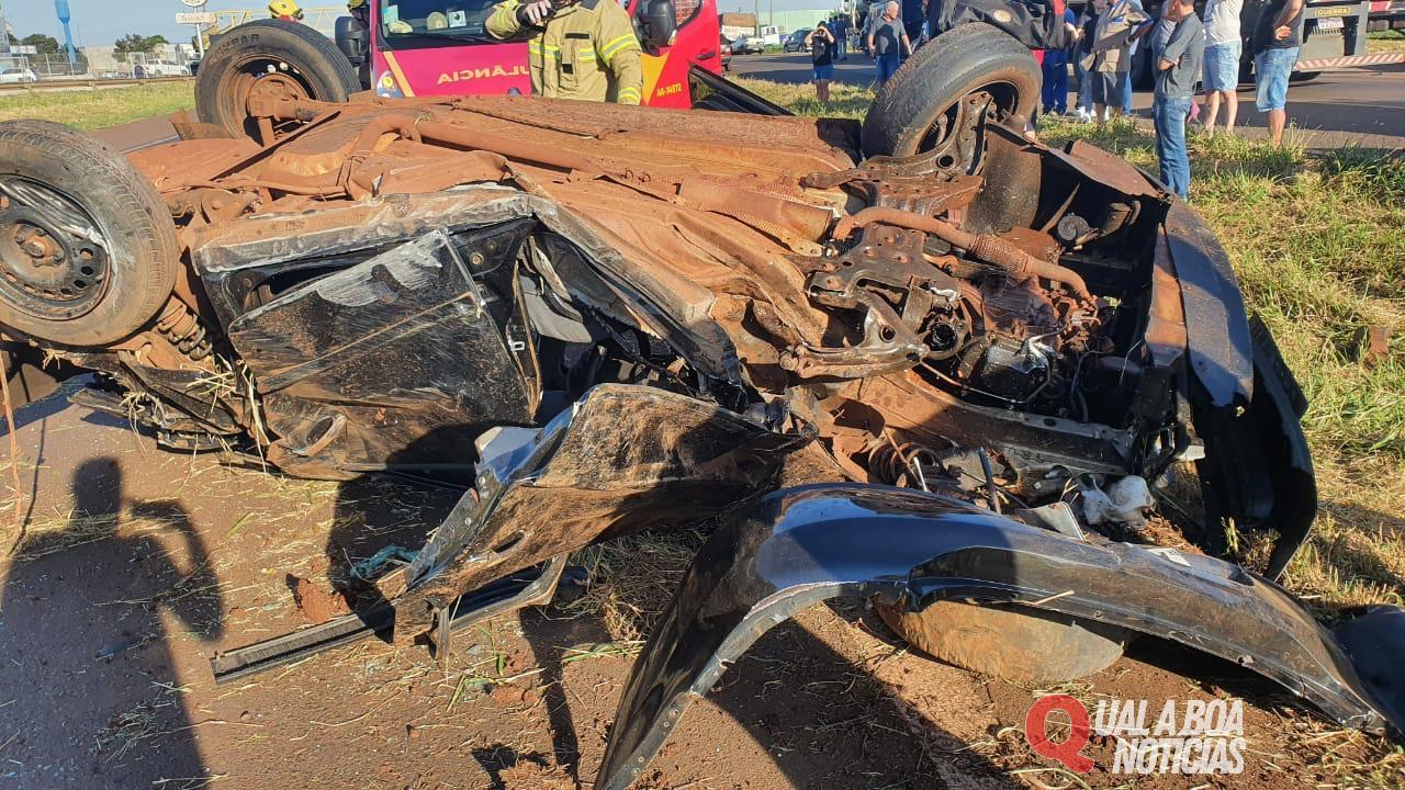 Capotamento na BR-163 em Toledo; Jovem de 26 anos fica em estado grave