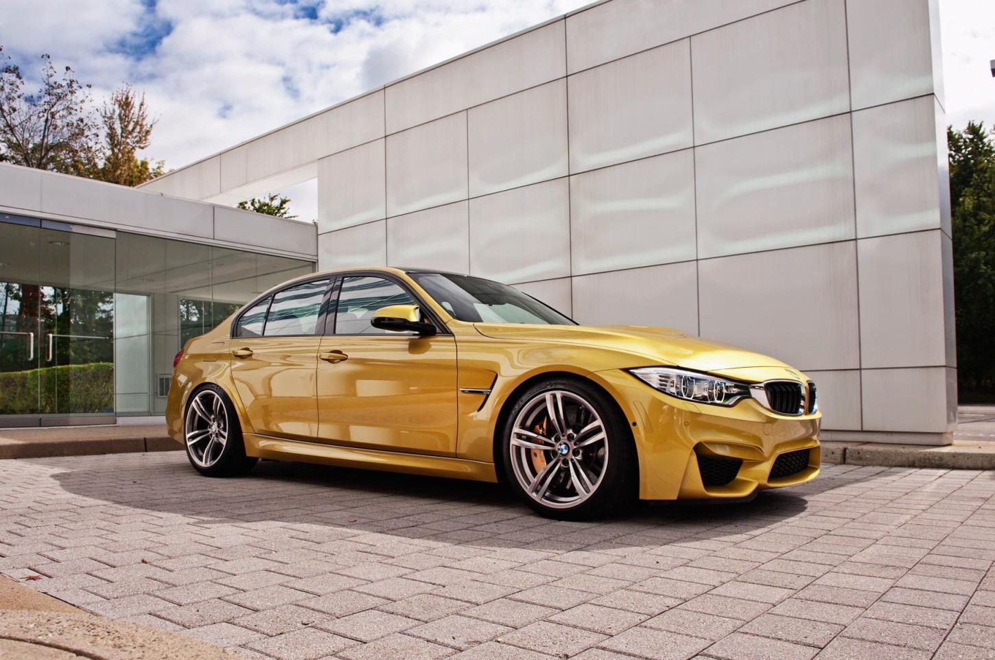 Carros de luxos e empresários envolvidos em esquema de tráfico são levados à Polícia Federal