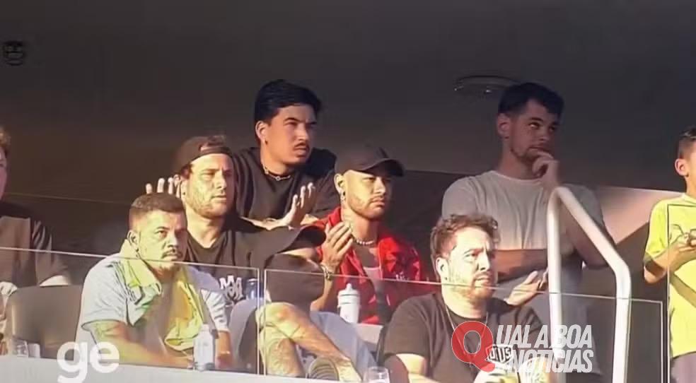 De camarote, Neymar mostra surpresa com opção de Dorival em substituição: 