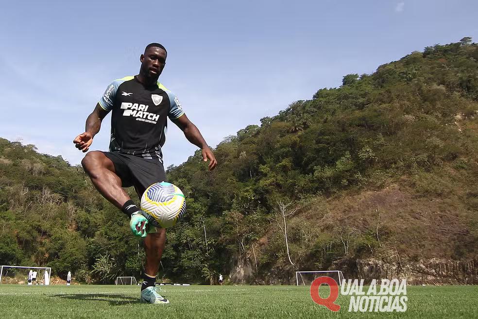 Escalação do Botafogo: Júnior Santos e Bastos treinam normalmente e podem enfrentar o Vasco