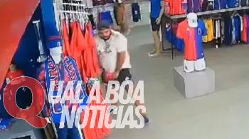 Homem é visto furtando 17 camisas em loja de time brasileiro; vídeo