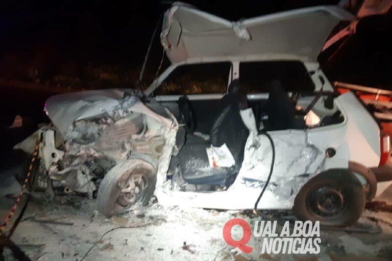 Homem morre em grave acidente com carreta na BR-373