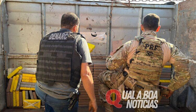 PRF e Denarc apreendem 154 kg de cocaína escondidos em caminhão