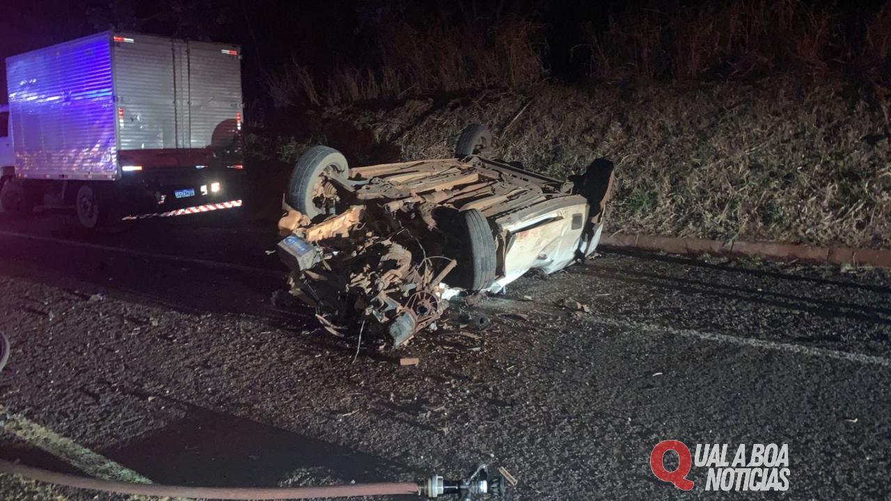 Acidente na BR-272 envolvendo Três veículos e uma vaca; Deixa Motorista gravemente ferido