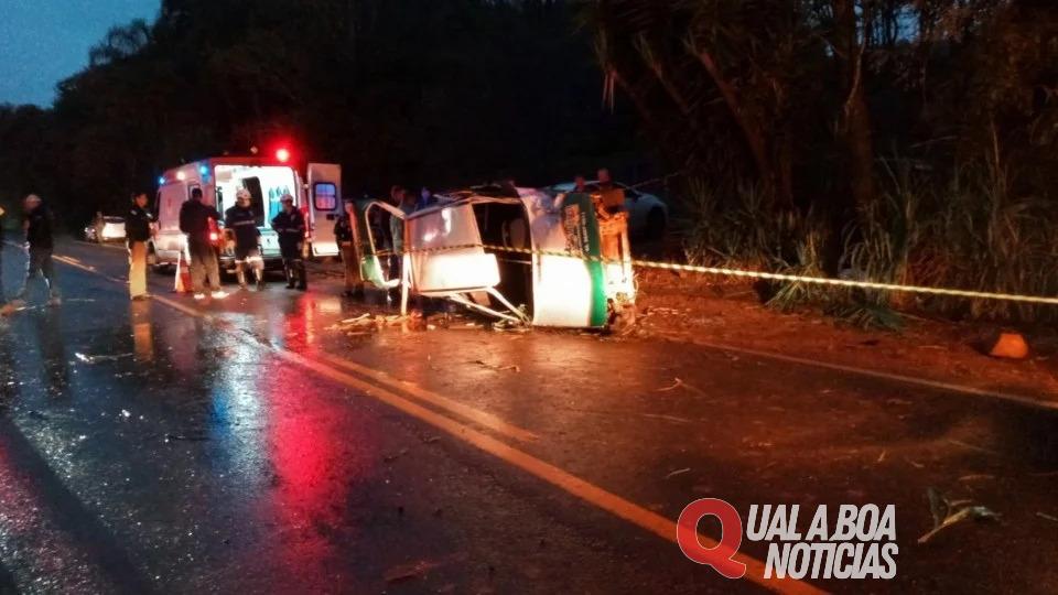 Motorista morre após ser ejetado de carro em capotamento no sudoeste do PR