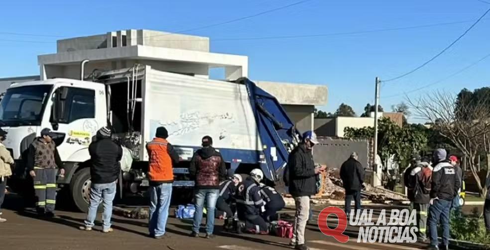 Gari fica em estado grave após ser atropelado por caminhão de lixo, em Céu Azul