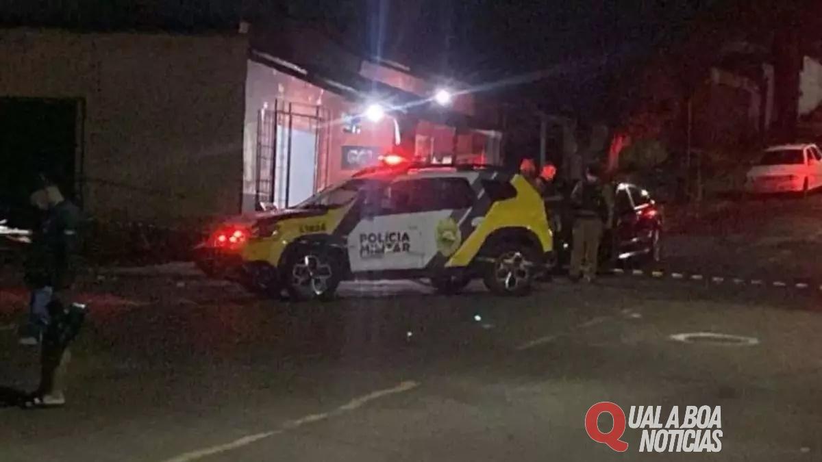 Jovem de 26 anos morre nos braços do pai após ser baleado em bar do PR