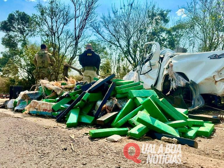 Motorista morre após tentativa de fuga com carro carregado de maconha na PR-323 no Noroeste do Paraná