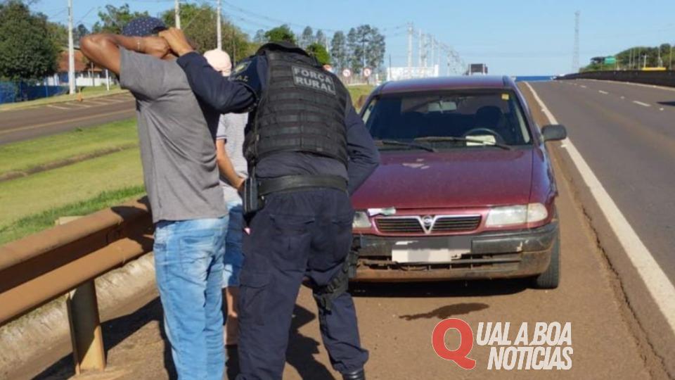Após comprar carro furtado casal é detido em Cascavel