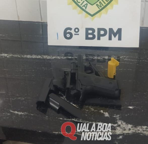 Em Cascavel: Adolescente é apreendido com simulacro de arma de fogo após ter avançado contra policial militar