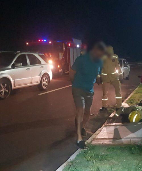 Em Cascavel: Bombeiros trabalham por quase uma hora tentando resgatar cachorro, mas operação termina sem sucesso