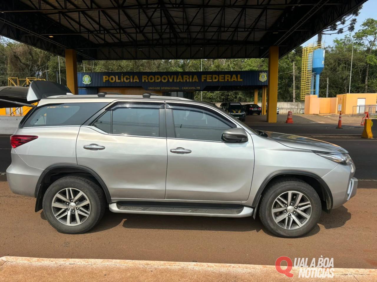 Hilux furtada sábado em Santa Catarina é recuperada pela PRF em Cascavel