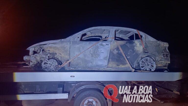 Susto: Carro pega fogo na PR-239, entre Nova Aurora e Iracema do Oeste