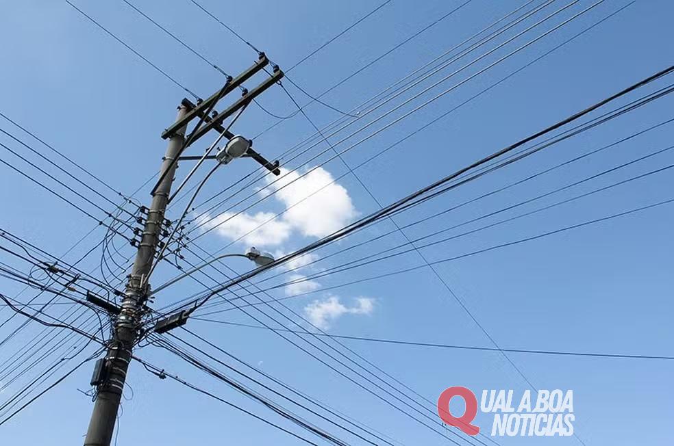 Vizinhos morrem eletrocutados ao tentarem consertar linha telefônica, no Paraná