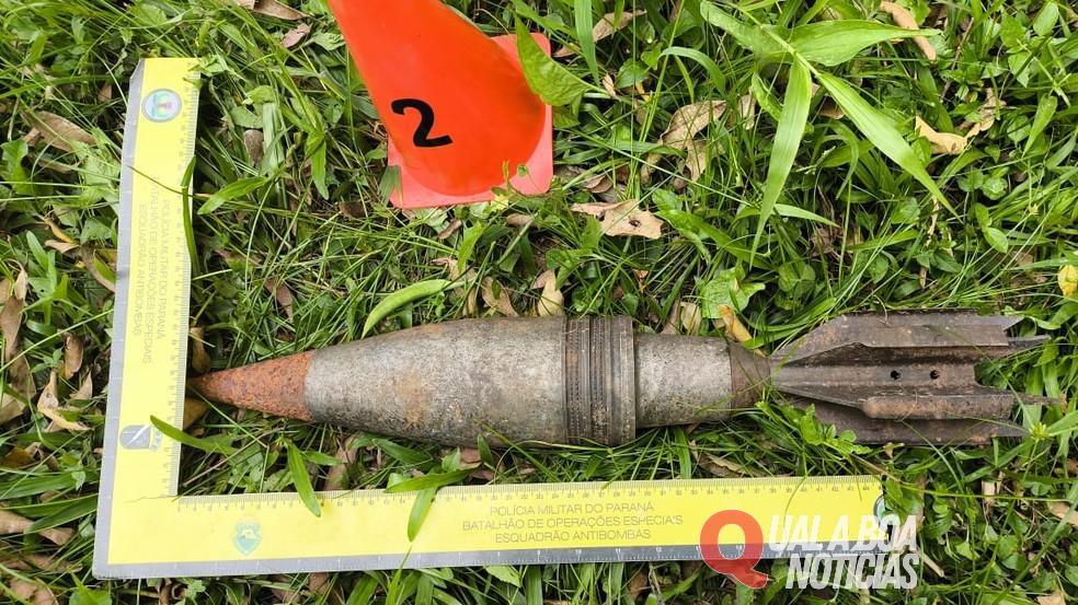 Agricultor encontra munição de artilharia e a guarda por cinco dias em churrasqueira