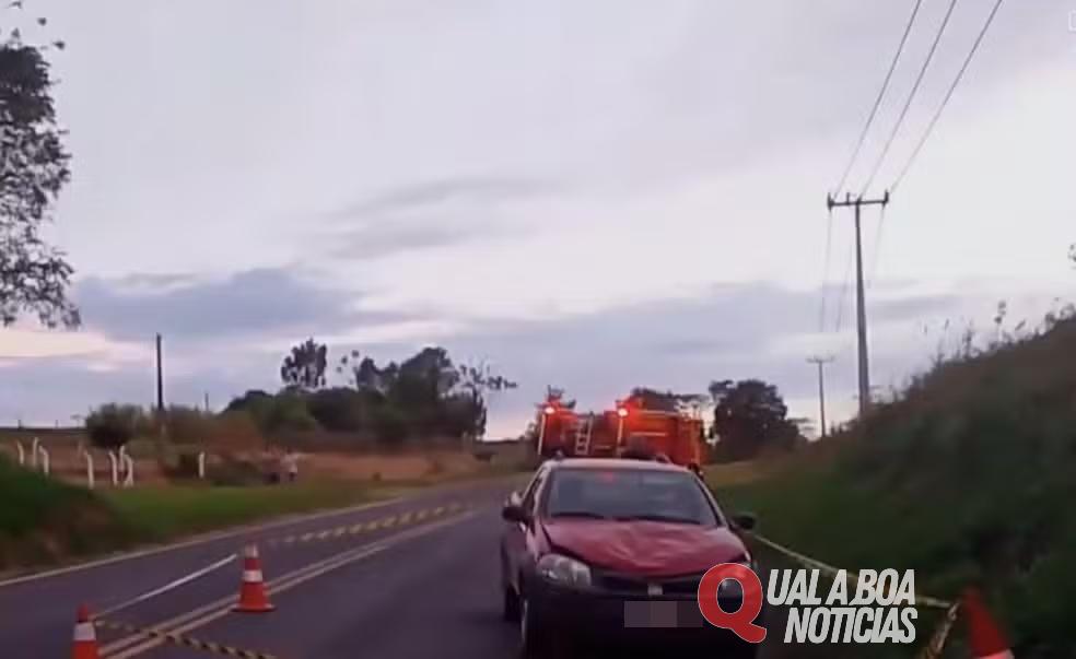 Criança de 11 anos morre atropelada após descer de ônibus escolar e tentar atravessar rodovia a pé, no Paraná