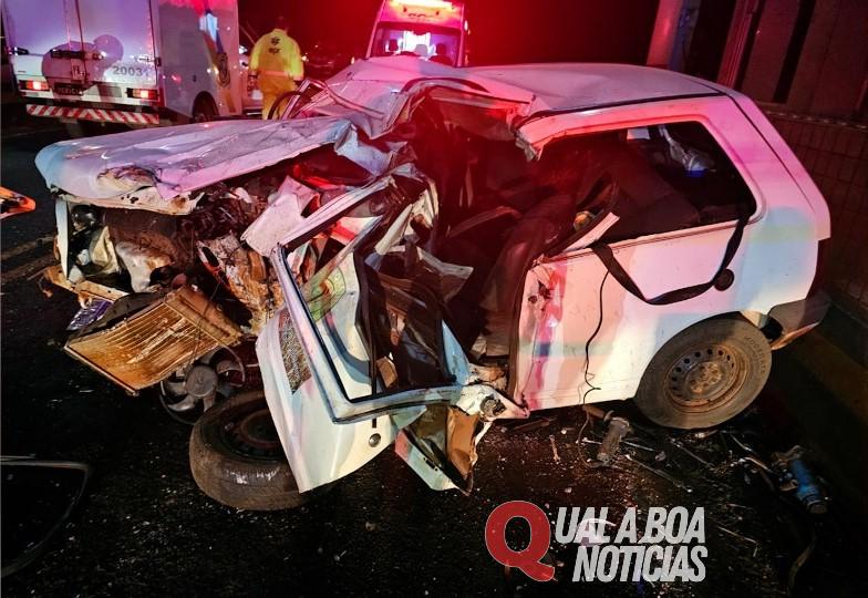 Dois homens morrem na BR-369, após carro bater contra mureta de pedágio