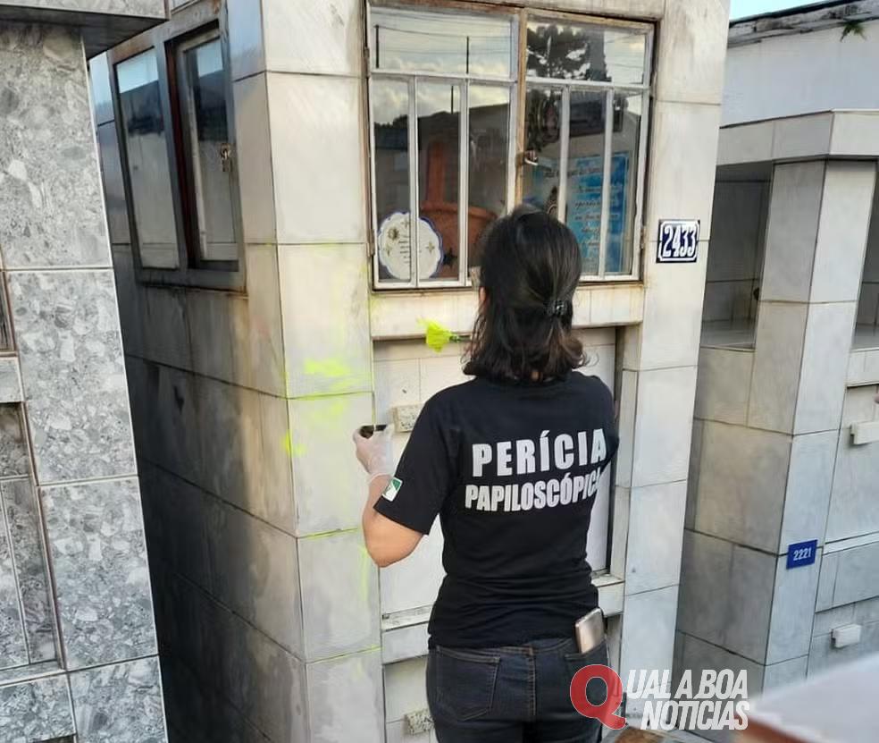 Filha vai visitar túmulo do pai e encontra sepultura violada e caixão com tampa aberta no Paraná