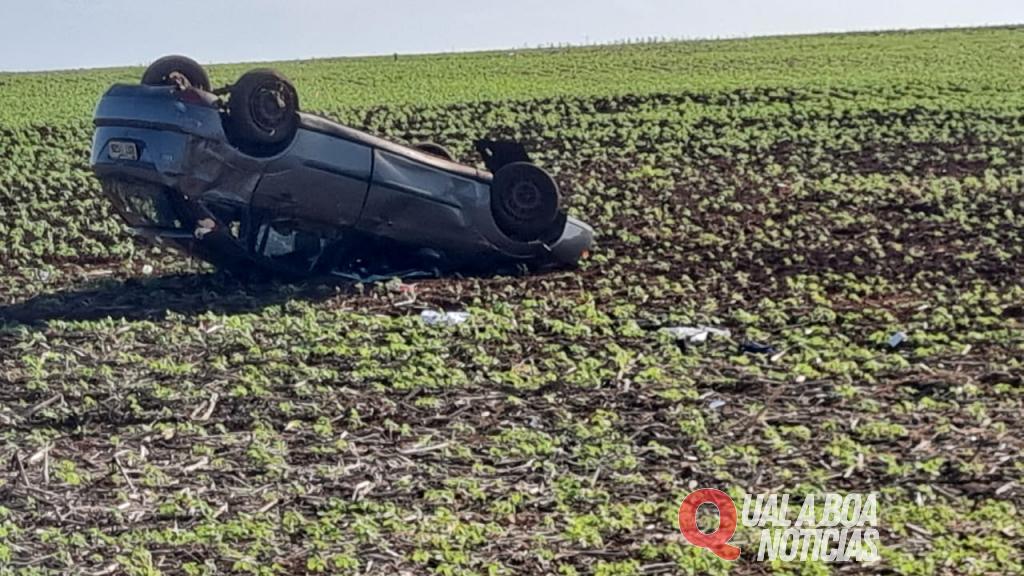 Veículo com as rodas para cima é localizado por populares na PR-182 em Maripá