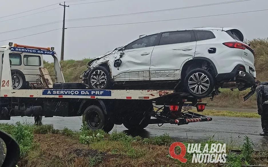 Veículo tomba na BR-163 próximo a Quatro Pontes
