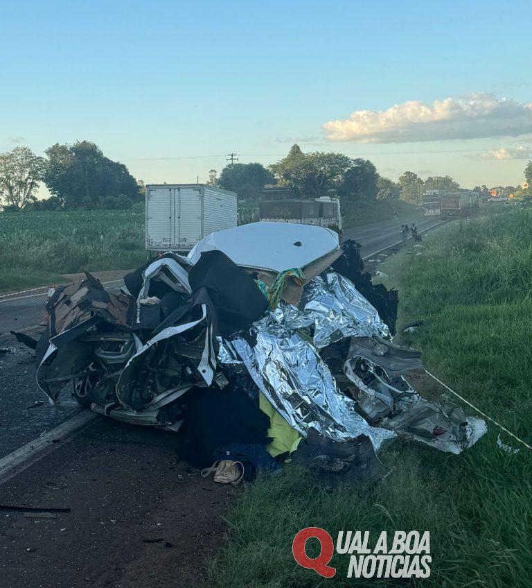 Carro com placas de Cascavel se envolve em grave acidente na PR-182; Quatro mortes são confirmadas