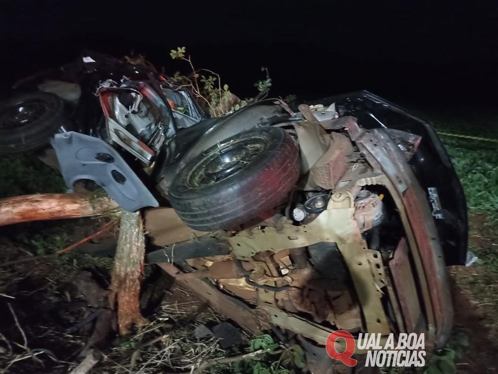 Dois adolescentes morrem e três jovens ficam gravemente feridos na PR-497, após carro sair da pista e bater contra árvore em São Miguel do Iguaçu