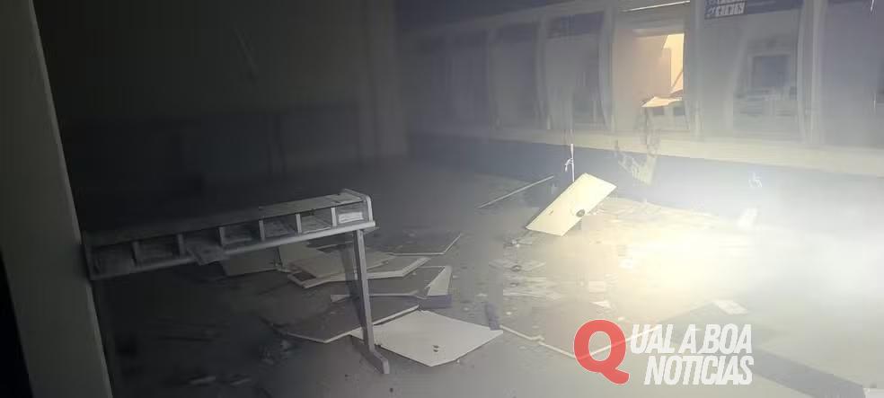 Jovem explode caixa eletrônico com bomba caseira no Paraná