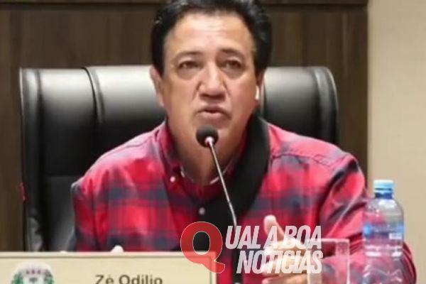 Vereador foragido por matar sobrinho em velório de família no Paraná; Pede renúncia do cargo quatro meses após o crime