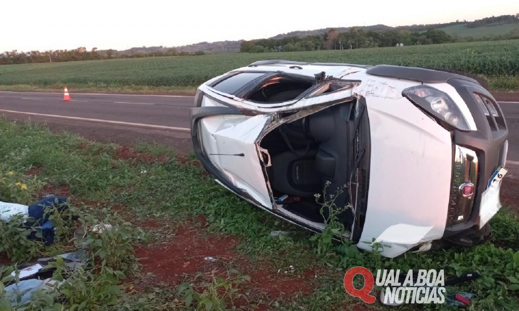 Crianças ficam feridas em colisão seguida de capotamento na PR-495, em Missal