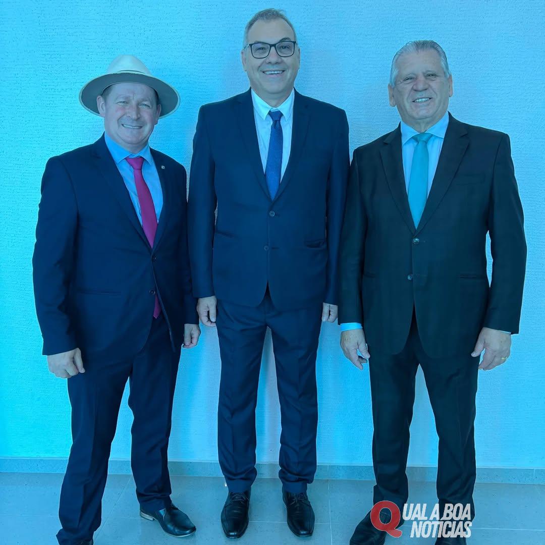 Cerimônia de posse do Prefeito e Vice-prefeito de Toledo, conta coma presença de Dilceu Sperafico e Elton Welter