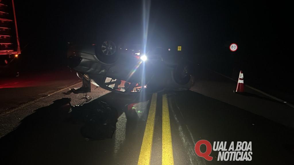 Na Região: Capotamento de veículo é registrado na PRC-272; Condutor foge após o acidente