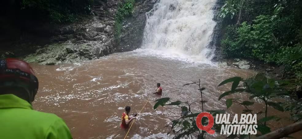 Tragédia: Namorado e padrasto morrem afogados, na tentativa de salvar adolescente que caiu em cachoeira no Litoral do Paraná